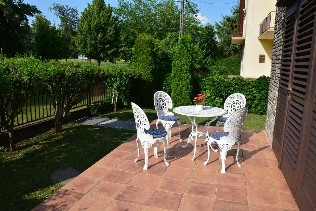 Rozsa Nyaralohaz Villa Balatonboglar Exterior photo