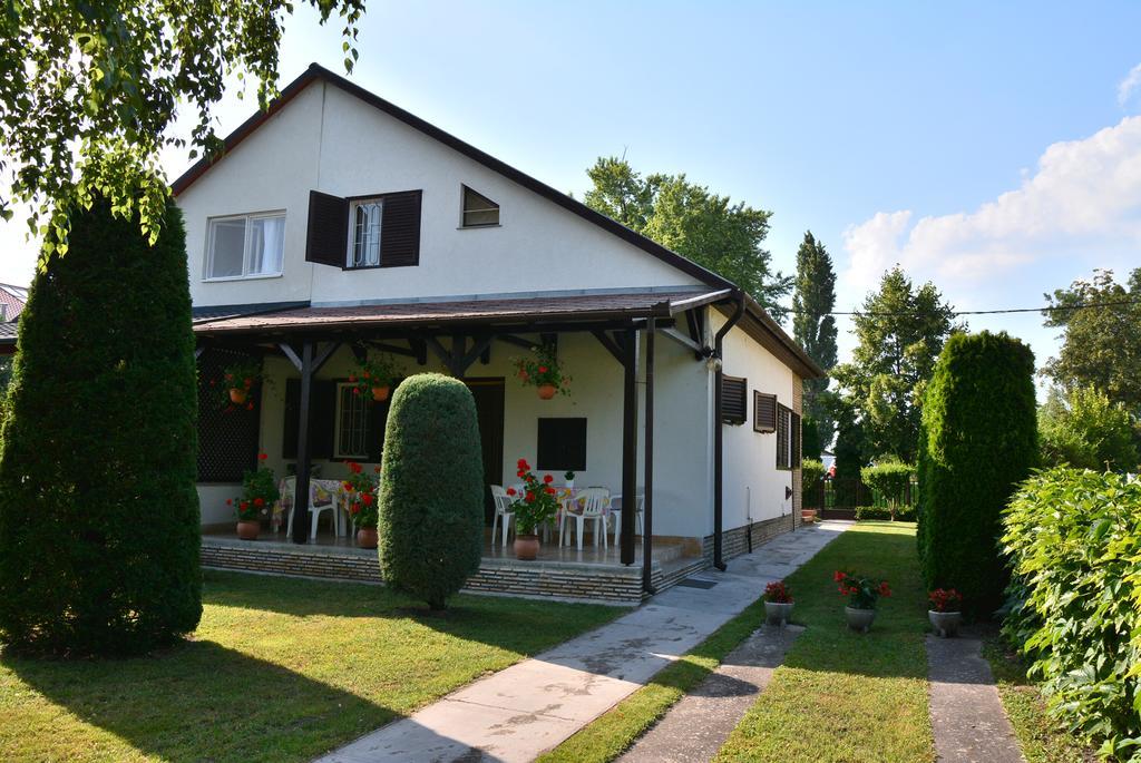 Rozsa Nyaralohaz Villa Balatonboglar Exterior photo