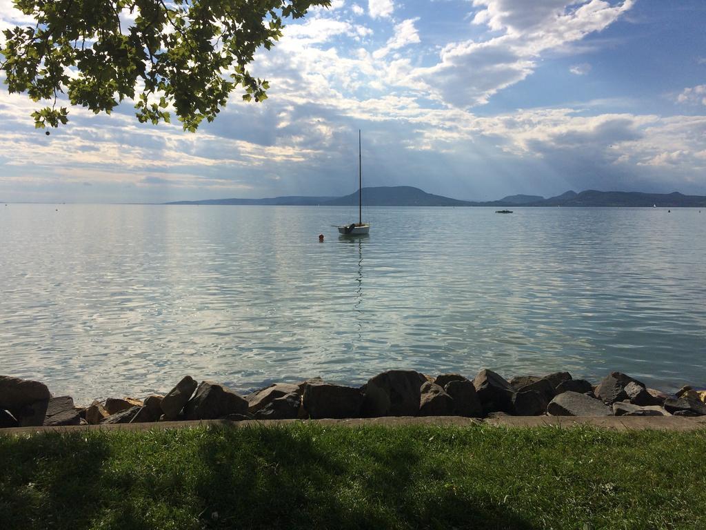 Rozsa Nyaralohaz Villa Balatonboglar Exterior photo